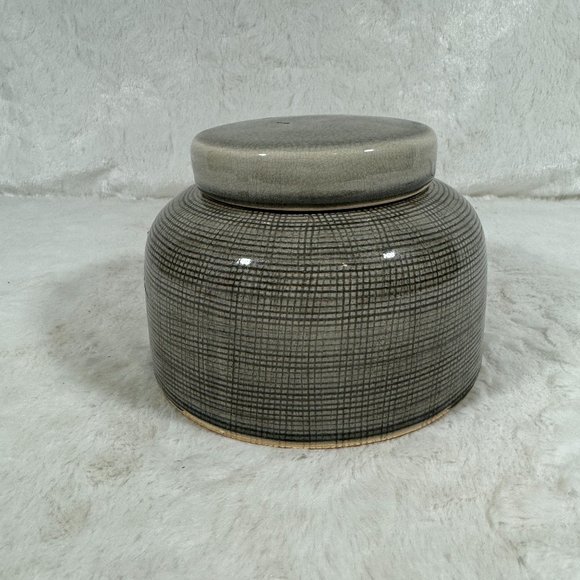 Ceramic Jar With Lid And ombre into woven pattern Container - Picture 1 of 8